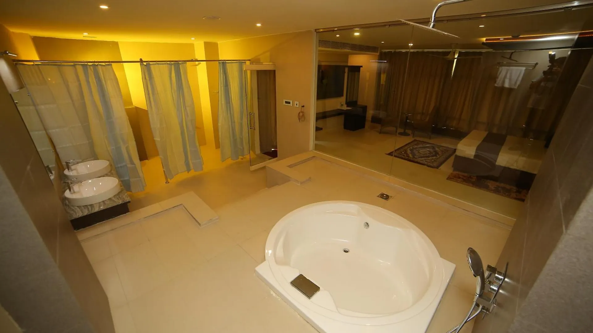 Vavas Inn & Suites Perintalmanna
