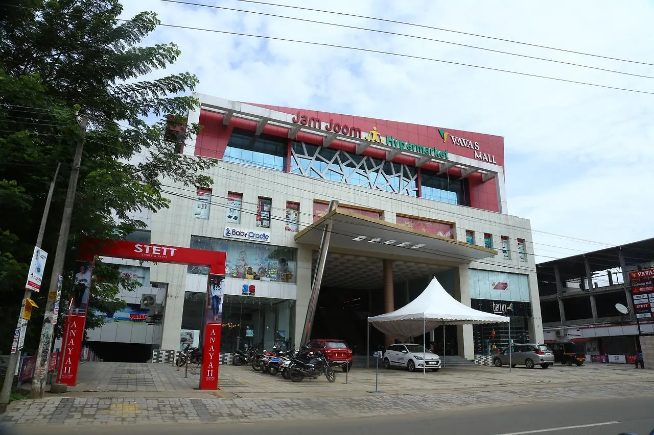 Vavas Inn & Suites Perintalmanna