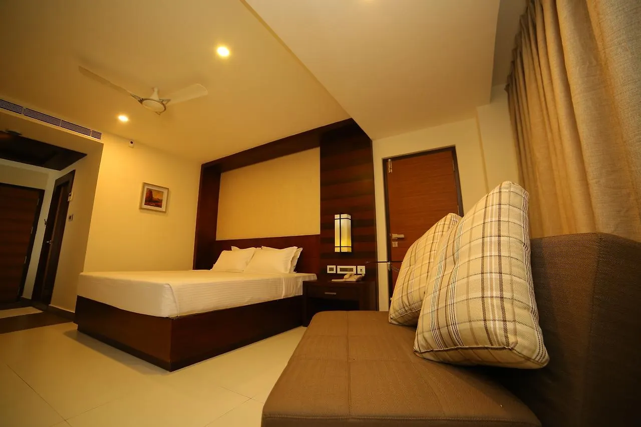Vavas Inn & Suites Perintalmanna