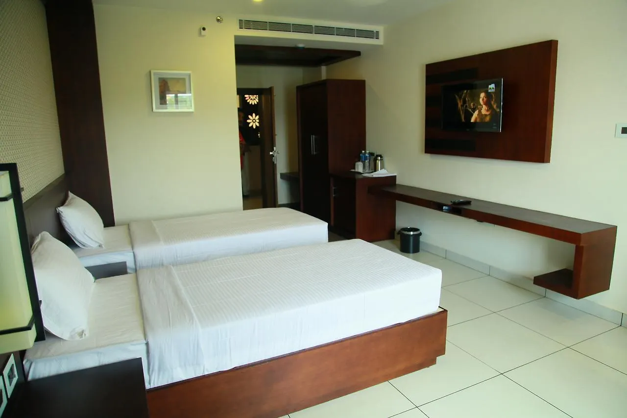 Vavas Inn & Suites Perintalmanna