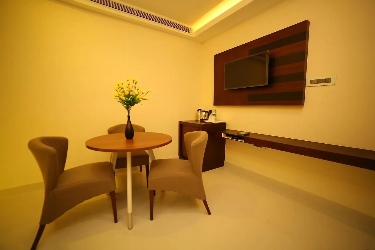 Vavas Inn & Suites Perintalmanna