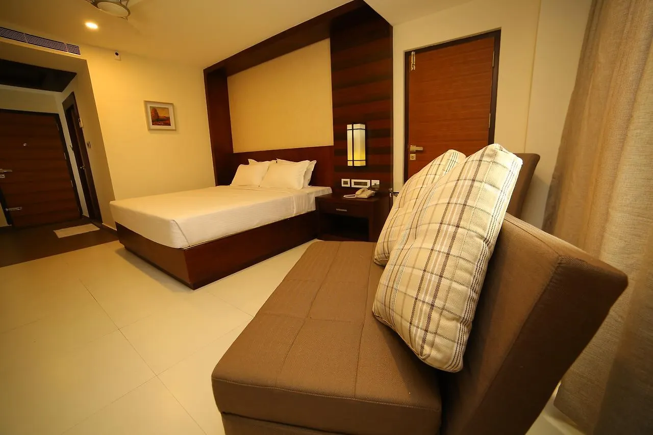 Vavas Inn & Suites Perintalmanna