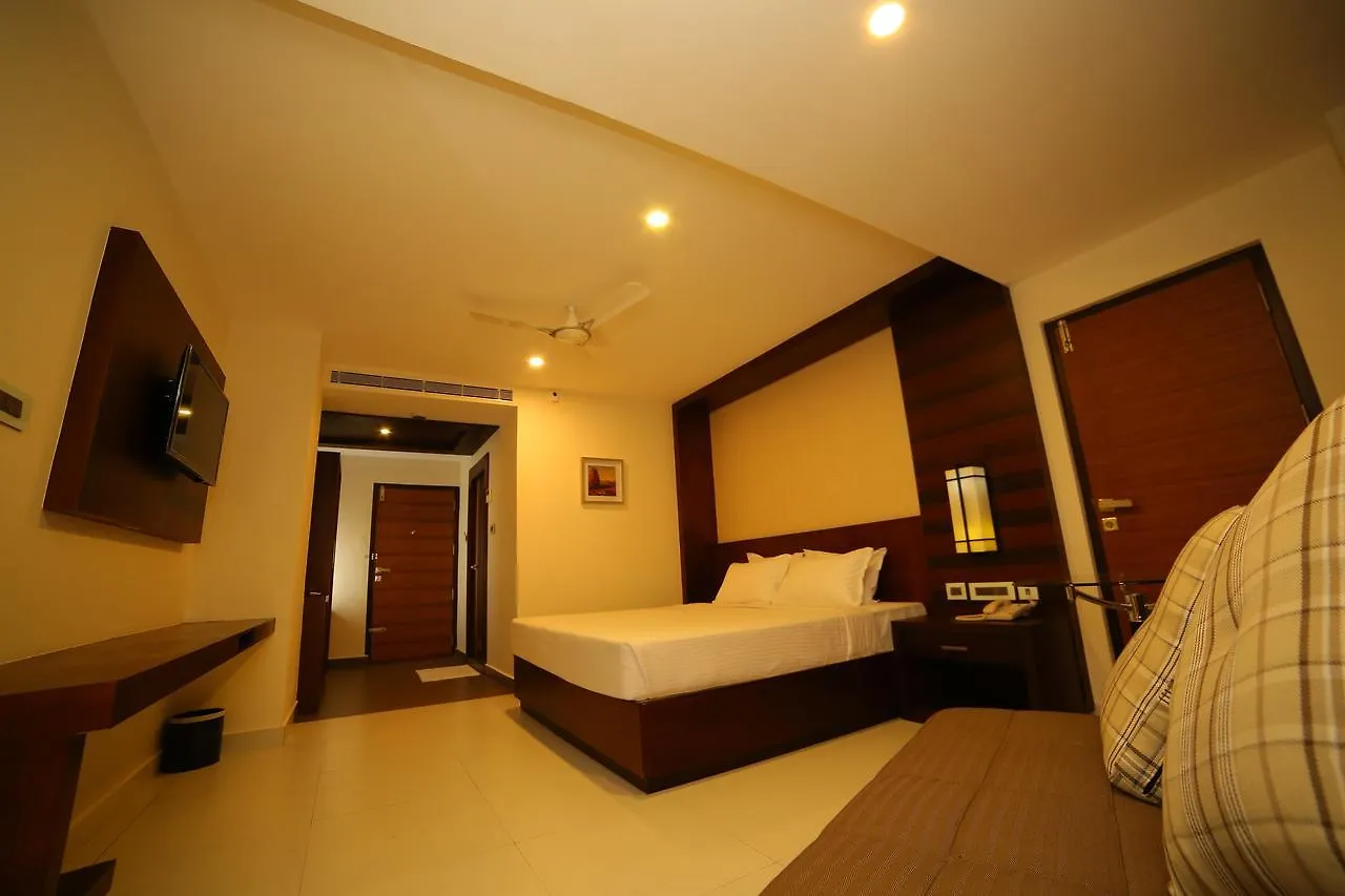 Vavas Inn & Suites Perintalmanna
